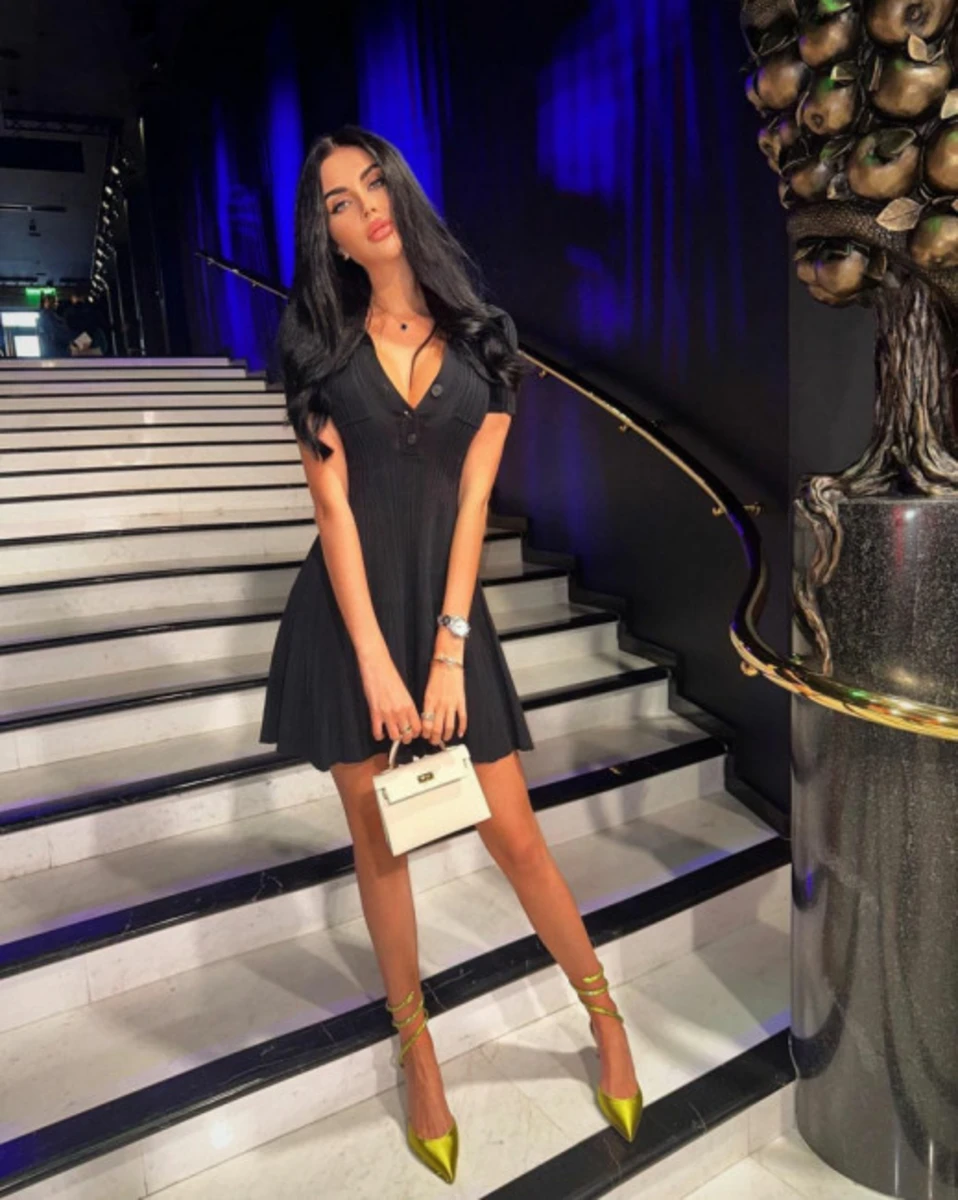 Briony escort in London