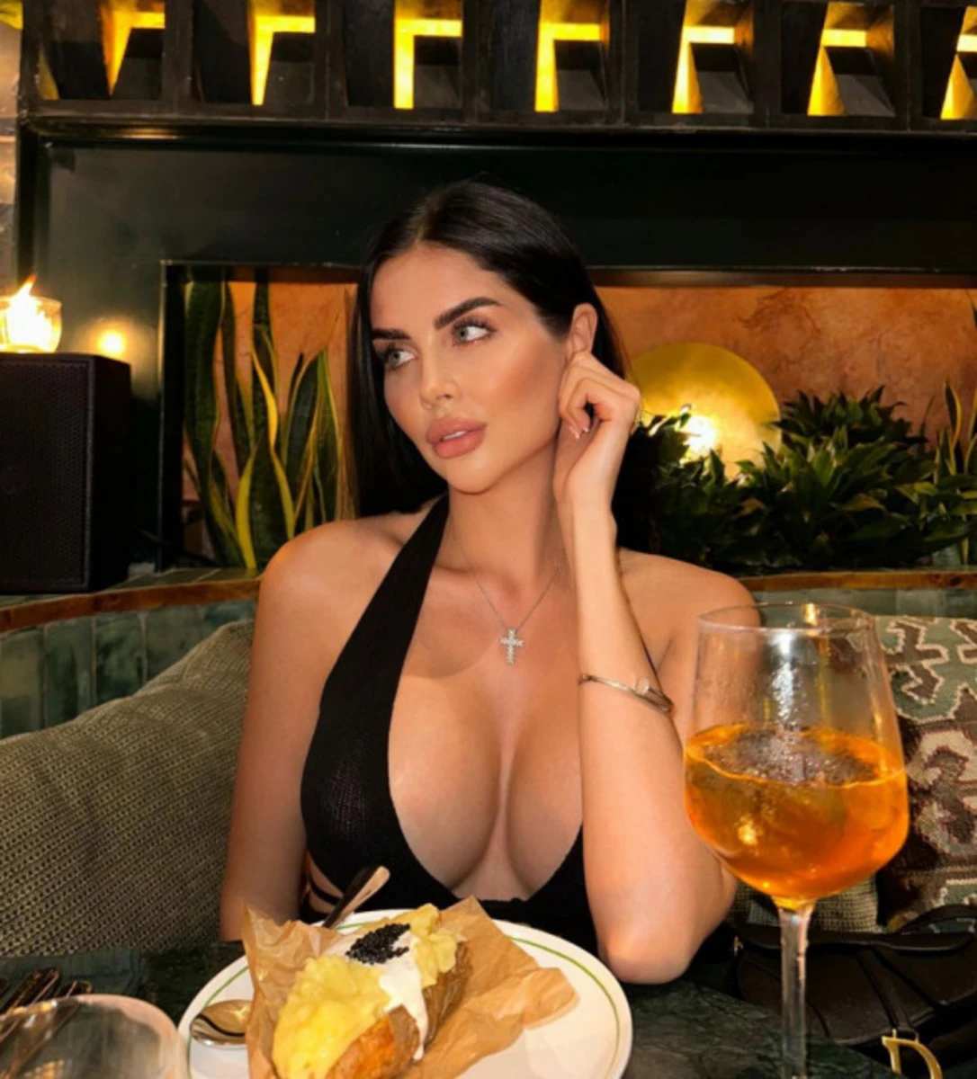 Briony escort in London