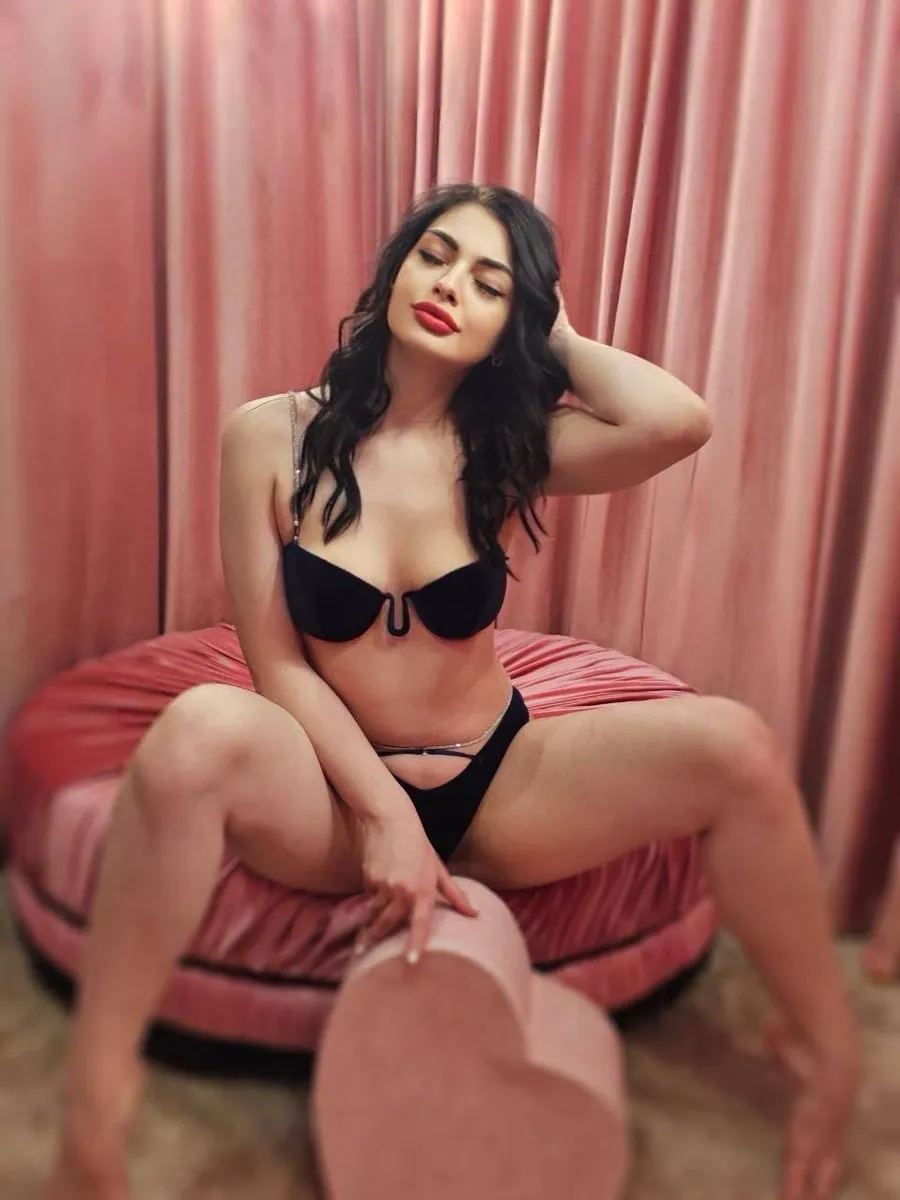 Catalina escort in London
