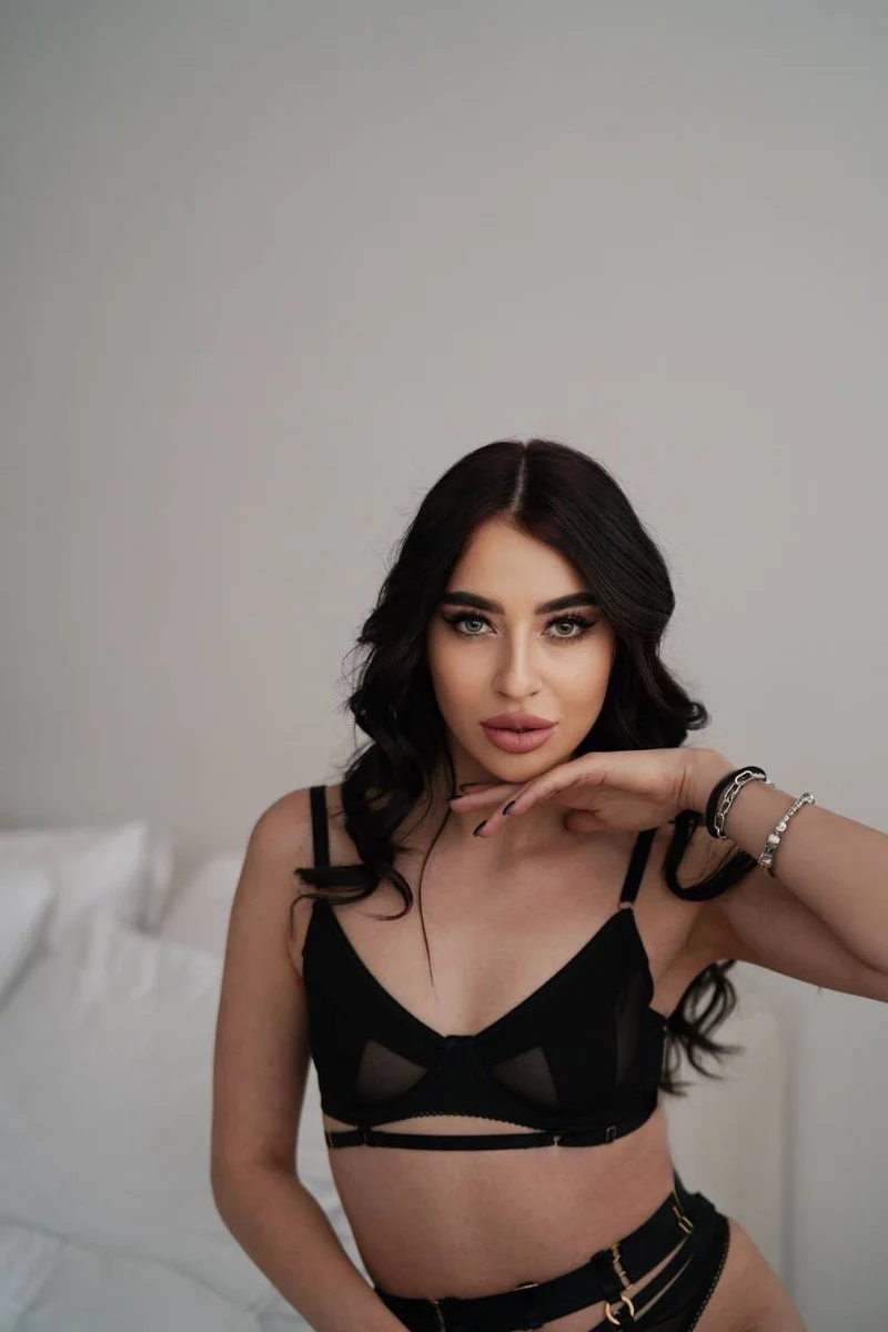 Eira escort in London