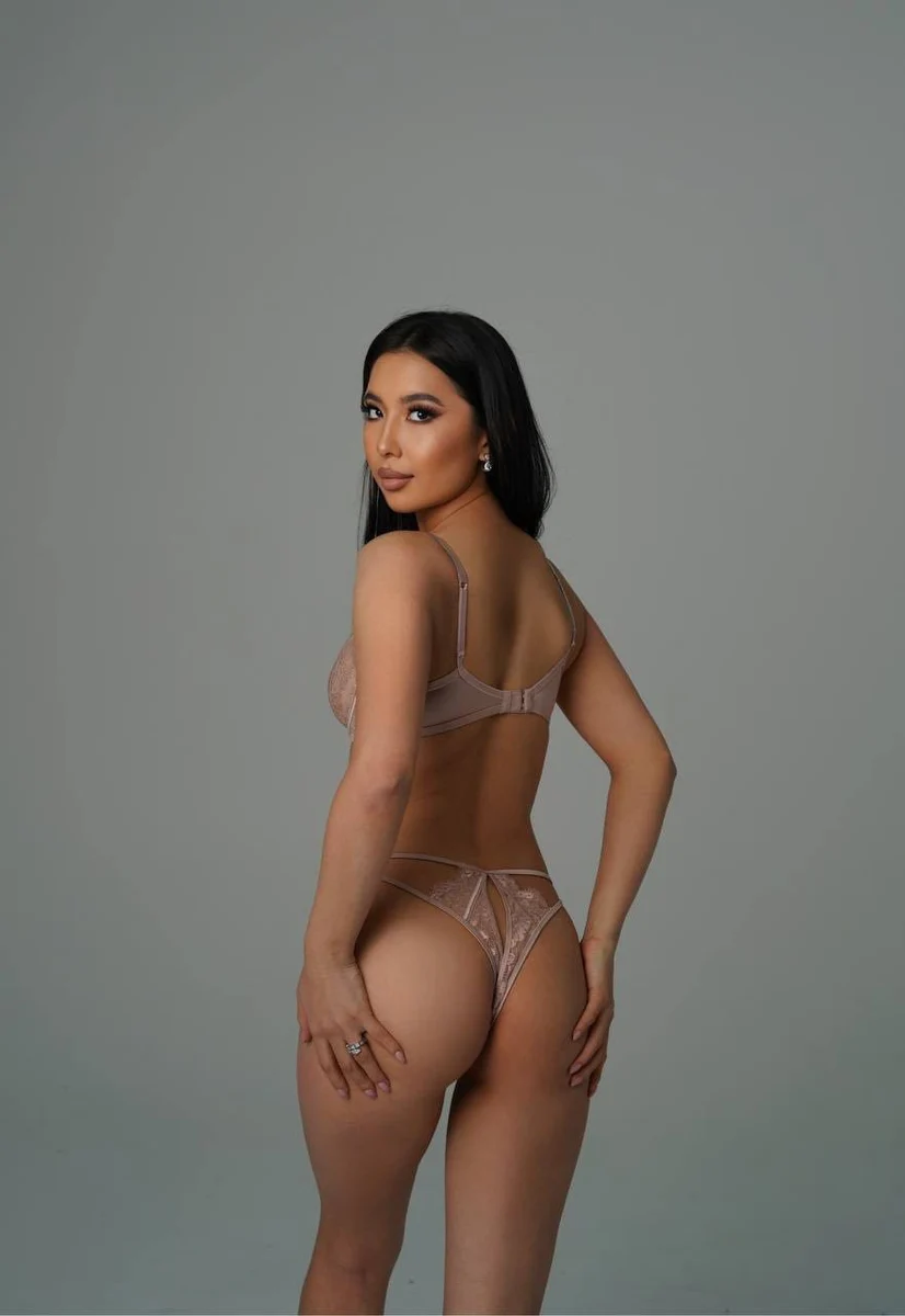 Idalia escort in London