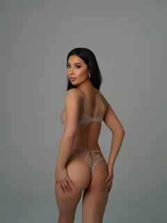 Idalia escort in London
