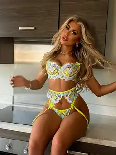 Lorielle escort in London