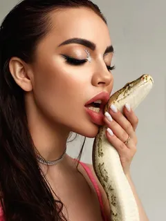 Thalia escort in London