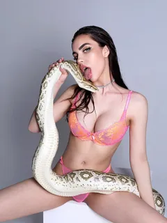 Thalia escort in London