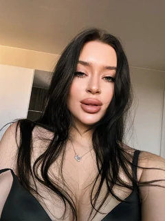 Wynona escort in London